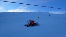 <h5>Another snow cat</h5>